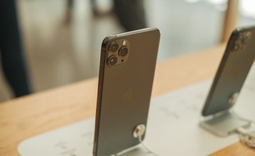Akıllı telefon vitrini (temsili görsel)