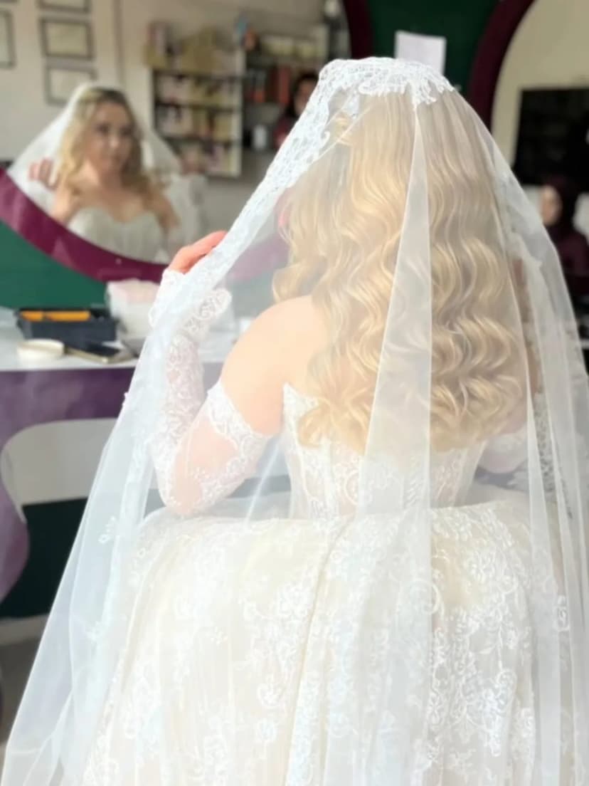 Gelin saçı ve duvak uygulaması