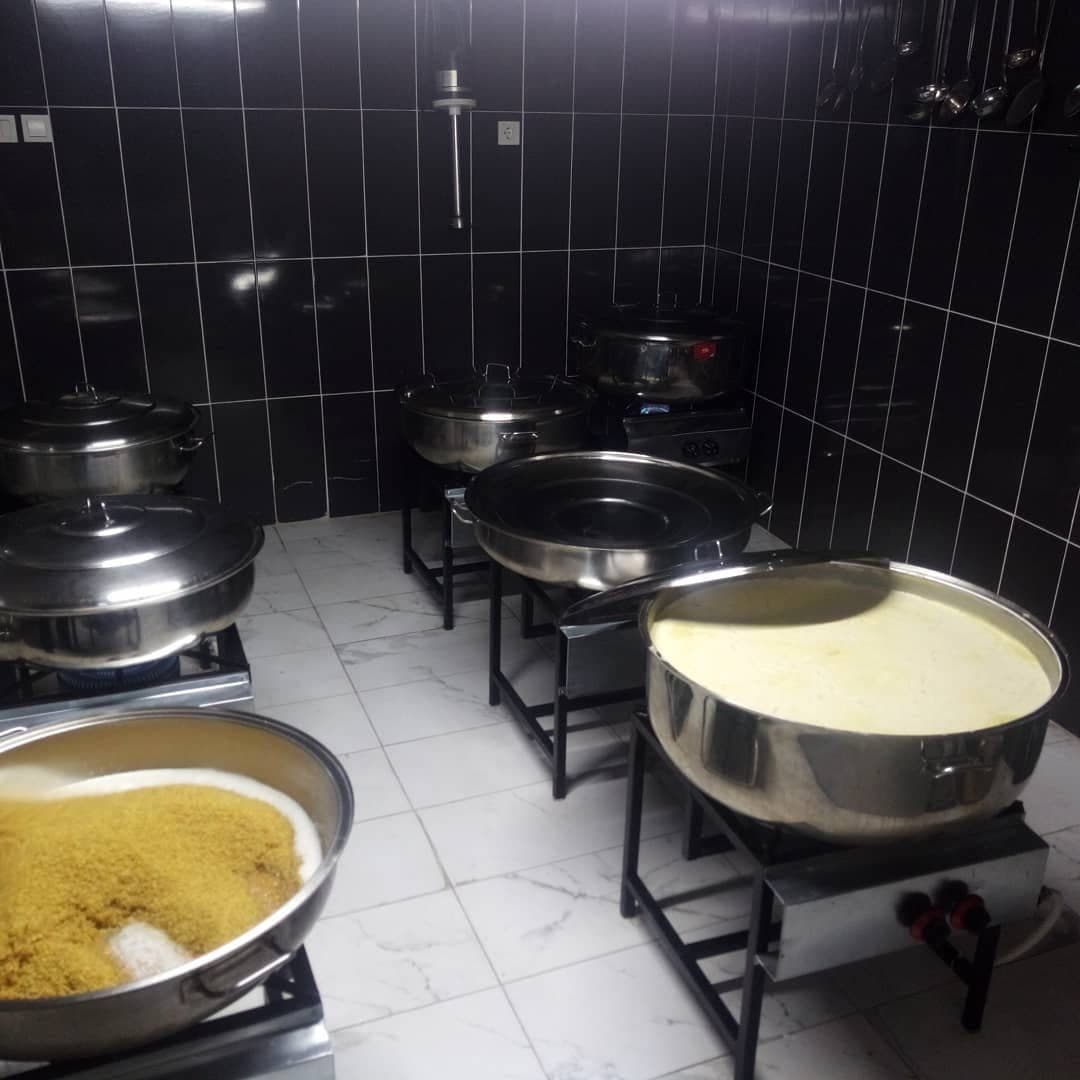 Miran Yemek toplu yemek üretimi — büyük kazanlarda pilav ve yemek hazırlığı