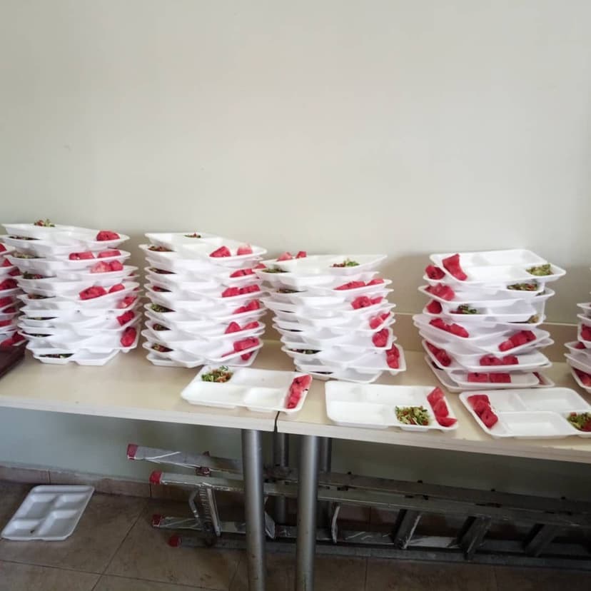 Paketlenmiş porsiyon yemekler ve pide siparişi
