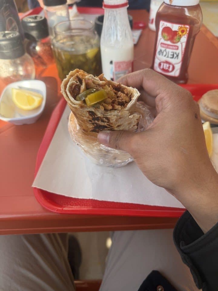 Tavuk döner dürüm yakın çekim