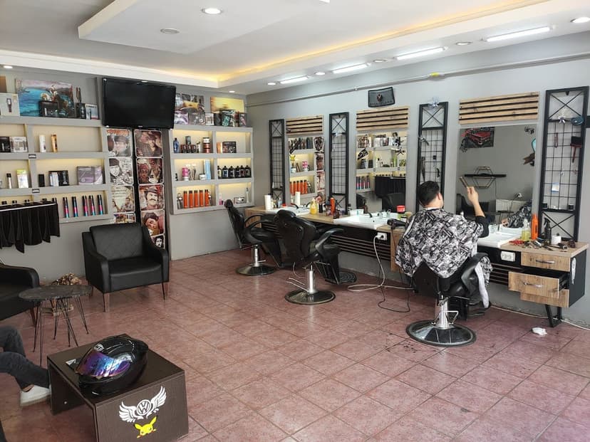 Salon iç mekân — kuaför koltukları