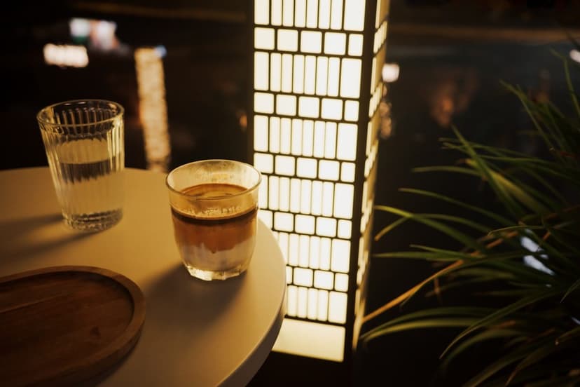 Latte sanatlı kahve yakın çekim (temsili görsel)