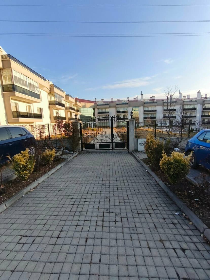 Kızılcaşar / İncek çevresinden konut sitesi görünümü