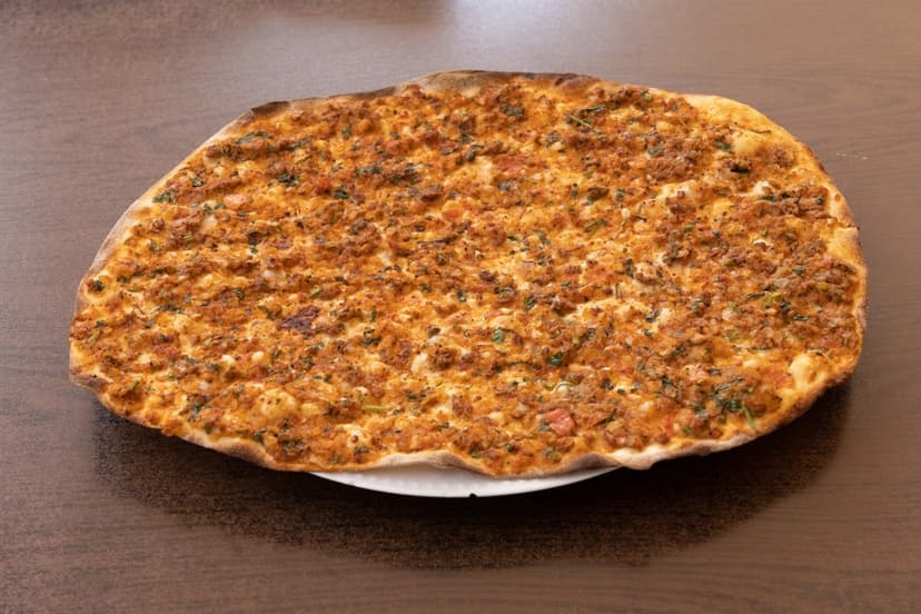 İnce hamurlu lahmacun (temsili görsel)