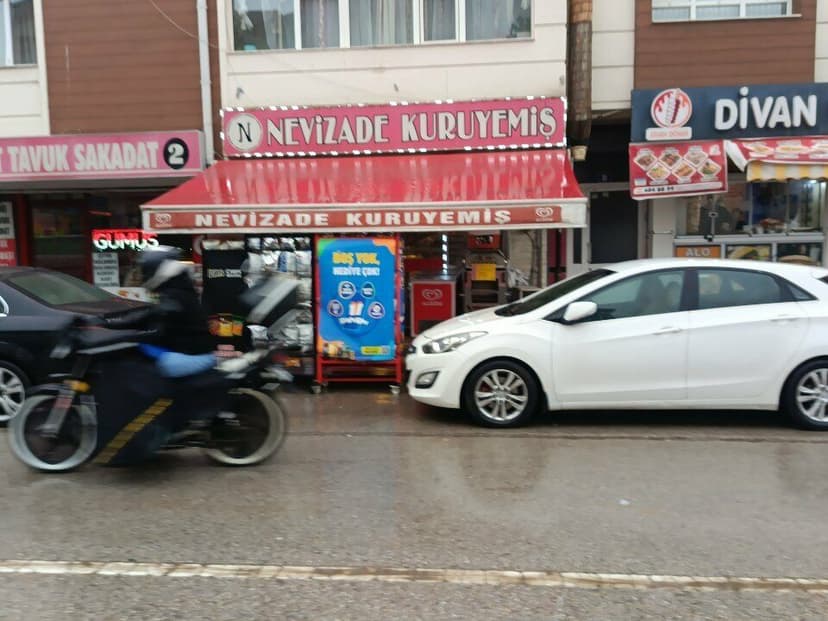 Nevizade Kuruyemiş dükkân görünümü