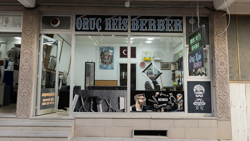 Oruç Reis Berber dükkân cephesi