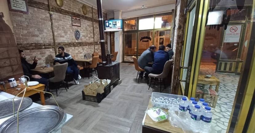Odun sobalı sıcak oturma alanı