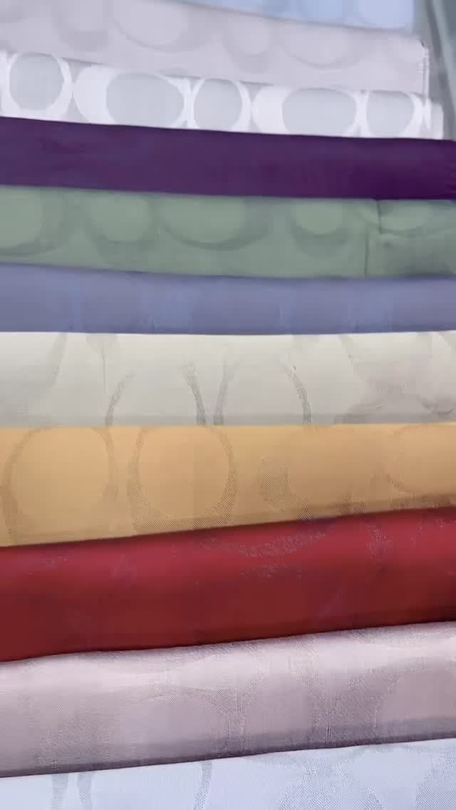 Pastel tonlarda düz renk eşarplar