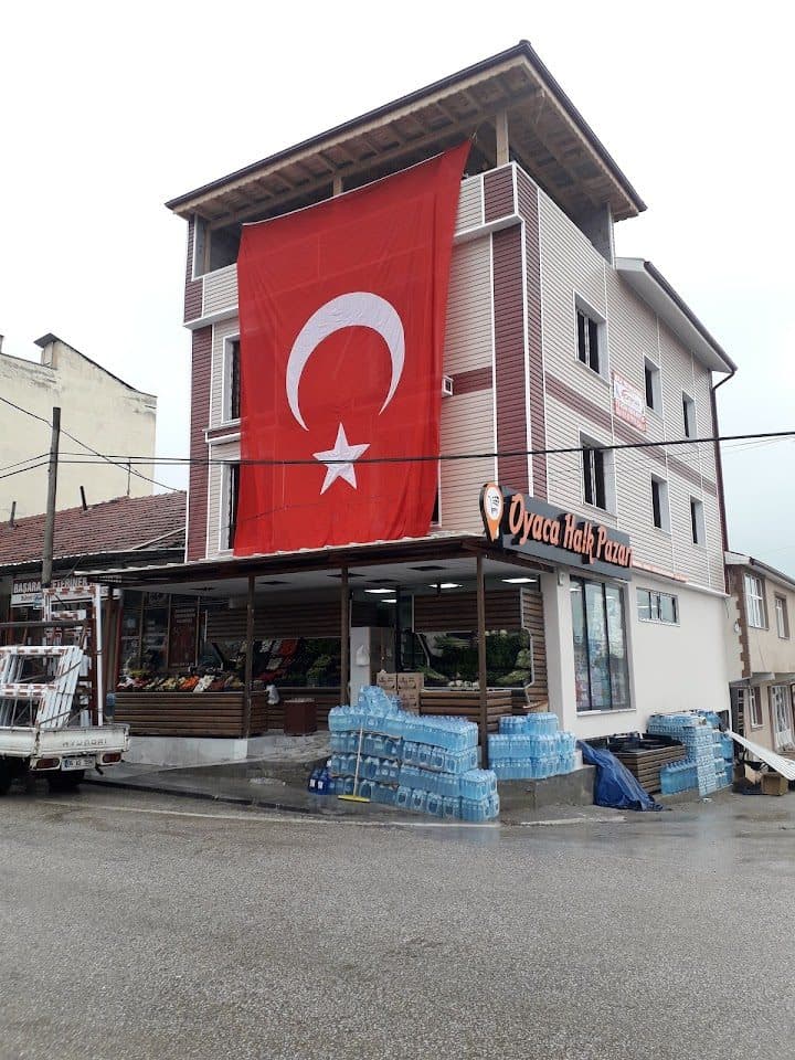 Oyaca Halk Pazarı dükkân cephesi ve tabelası