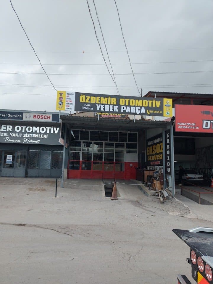 Özdemir Otomotiv Yedek Parça dükkân görünümü