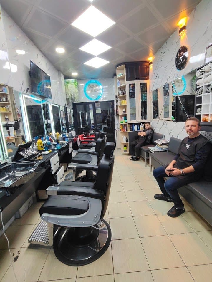 Salon içi bekleme ve hizmet alanı