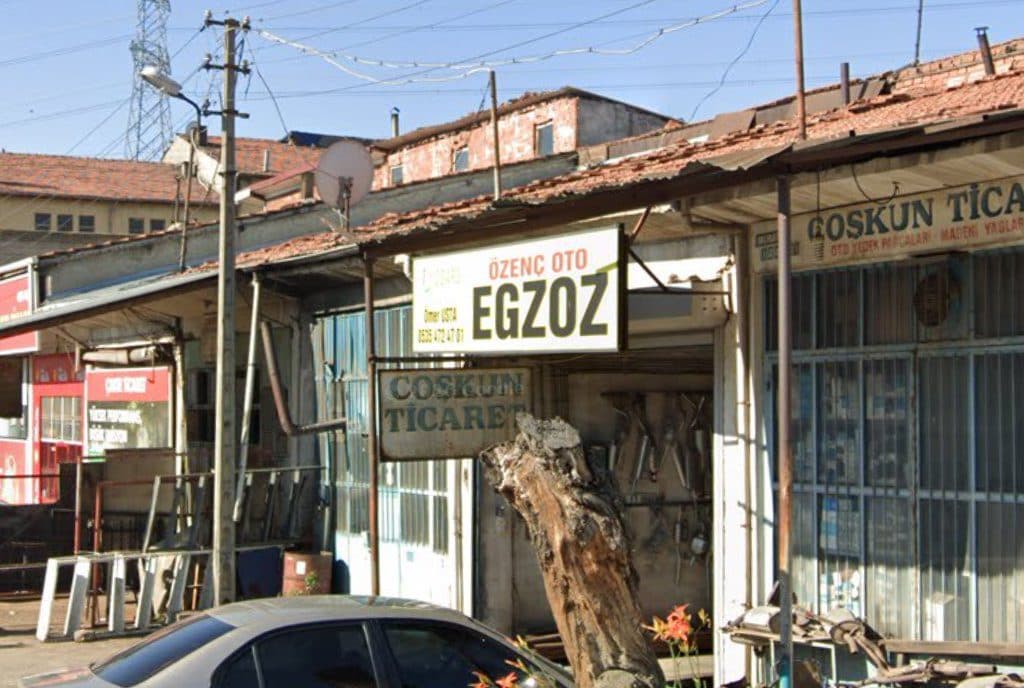 Özenç Oto Egzoz dükkân görünümü (Google Street View)