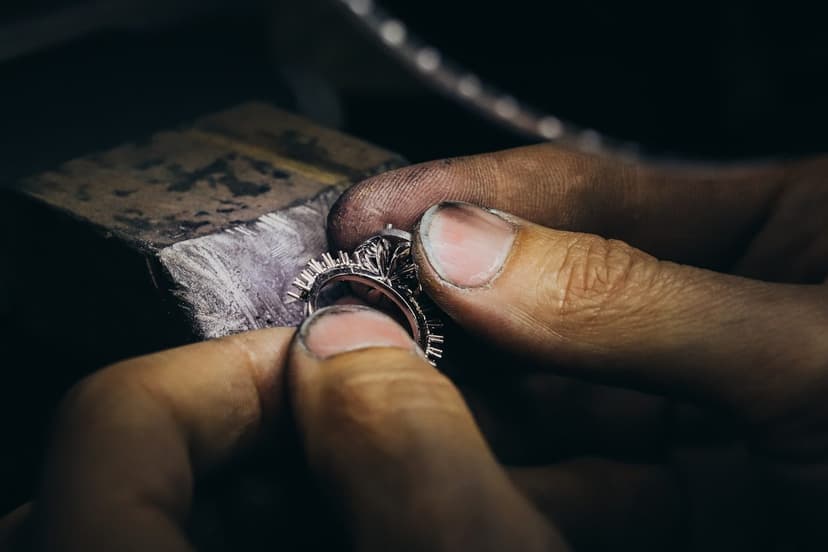 Taş oturtma ve ince el işçiliği (temsili görsel)