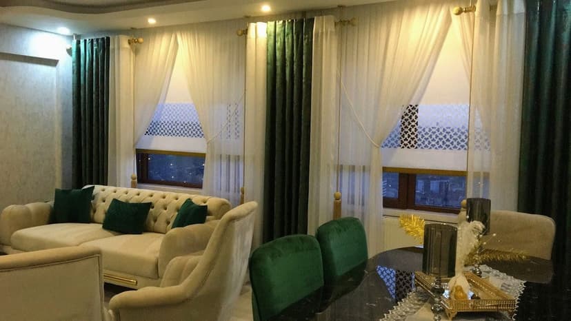 Salonda tül ve fon perde uygulaması