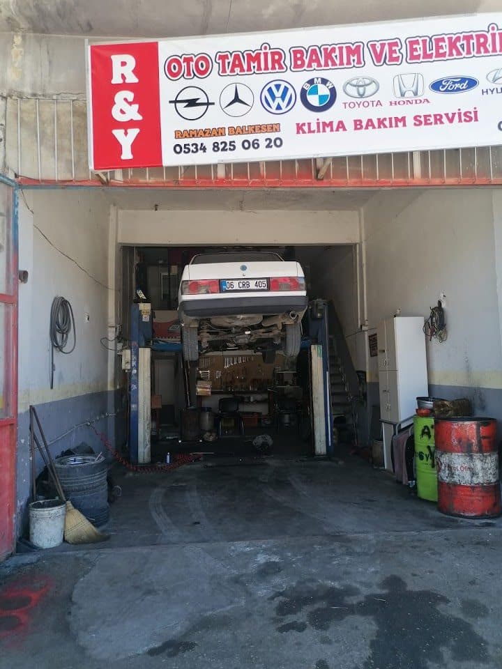 Servis atölyesi ve araç kaldırma platformu