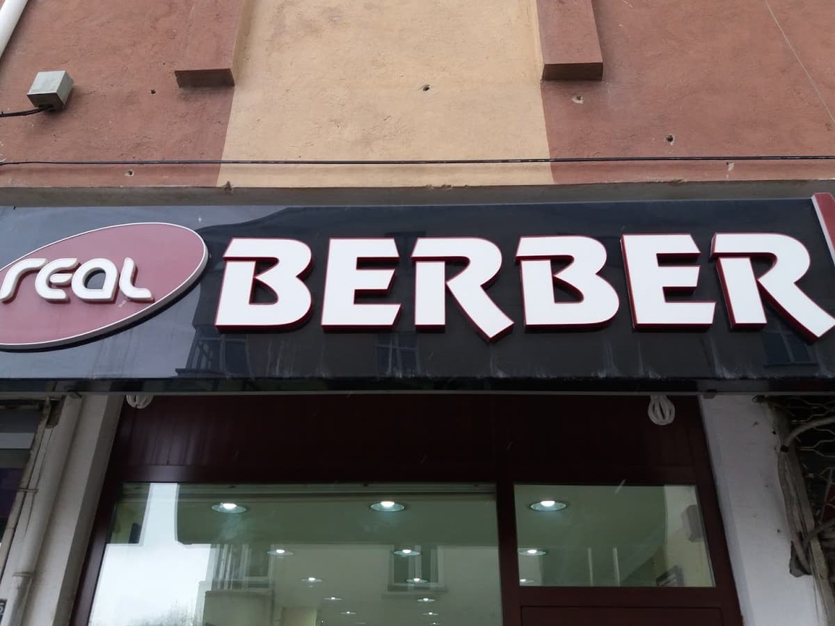 Real Berber dükkân cephesi ve tabelası