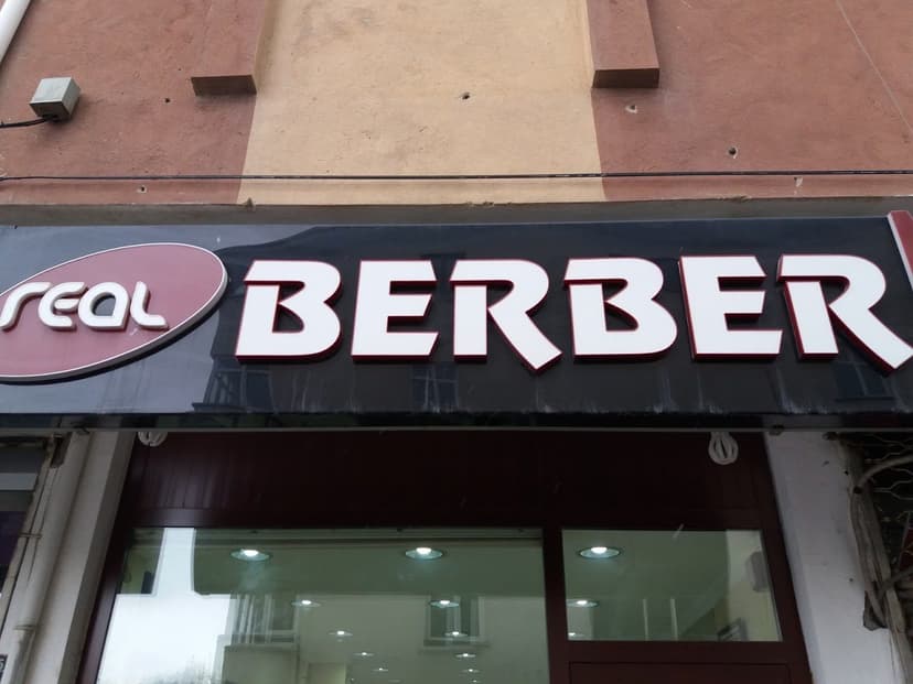 Real Berber dükkân cephesi ve tabelası