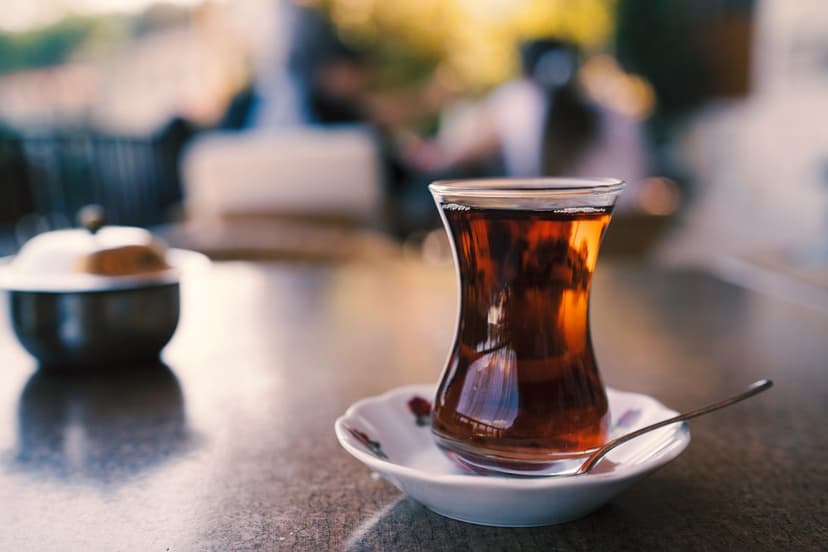 Çay eşliğinde sohbet ortamı (temsili görsel)