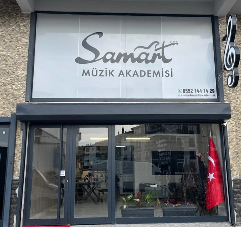 Samart Müzik Akademisi dükkân görünümü