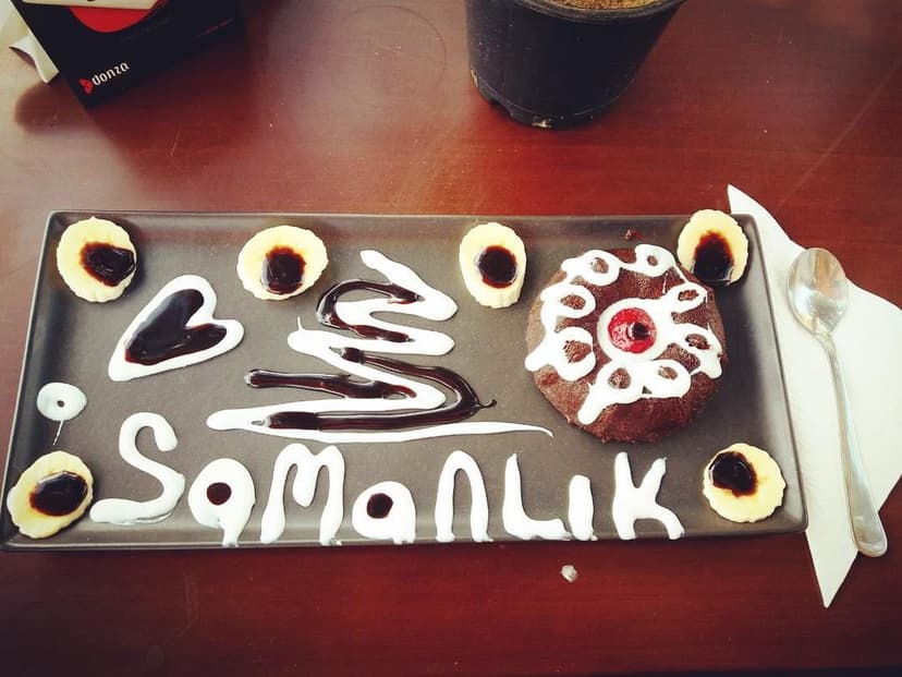 Samanlık'a özel tatlı tabağı sunumu