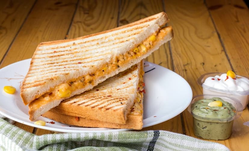 Karışık tost servisi (temsili görsel)