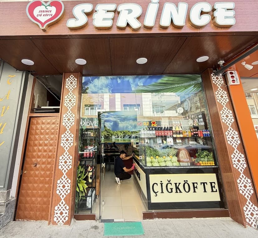 Serince Çiğ Köfte dükkân girişi