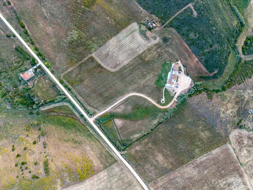 Yola cepheli arsa parselleri (temsili görsel)