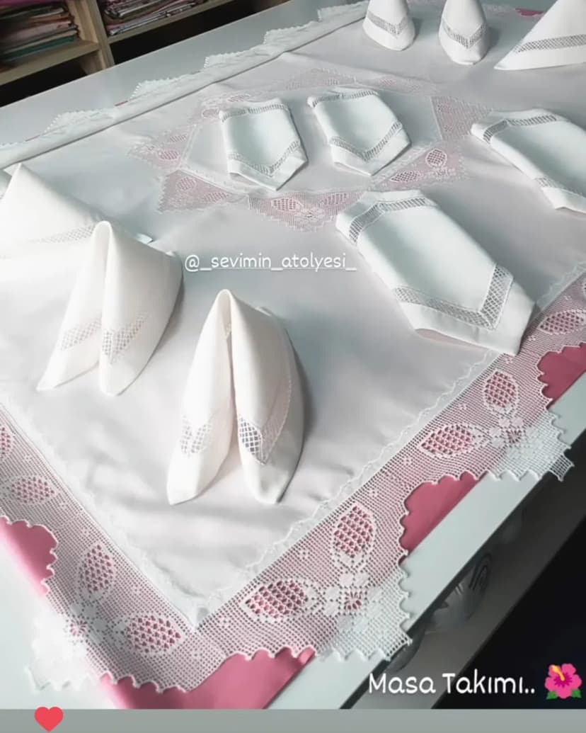 El işi masa takımı ve peçete katlamaları