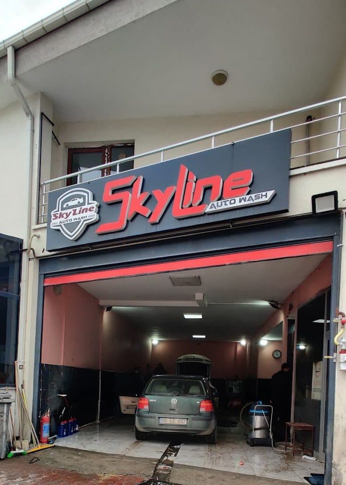 Skyline Auto Wash dükkân girişi ve kapalı yıkama alanı
