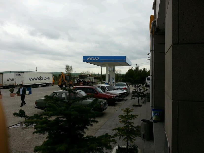 İstasyon çevresi ve forecourt