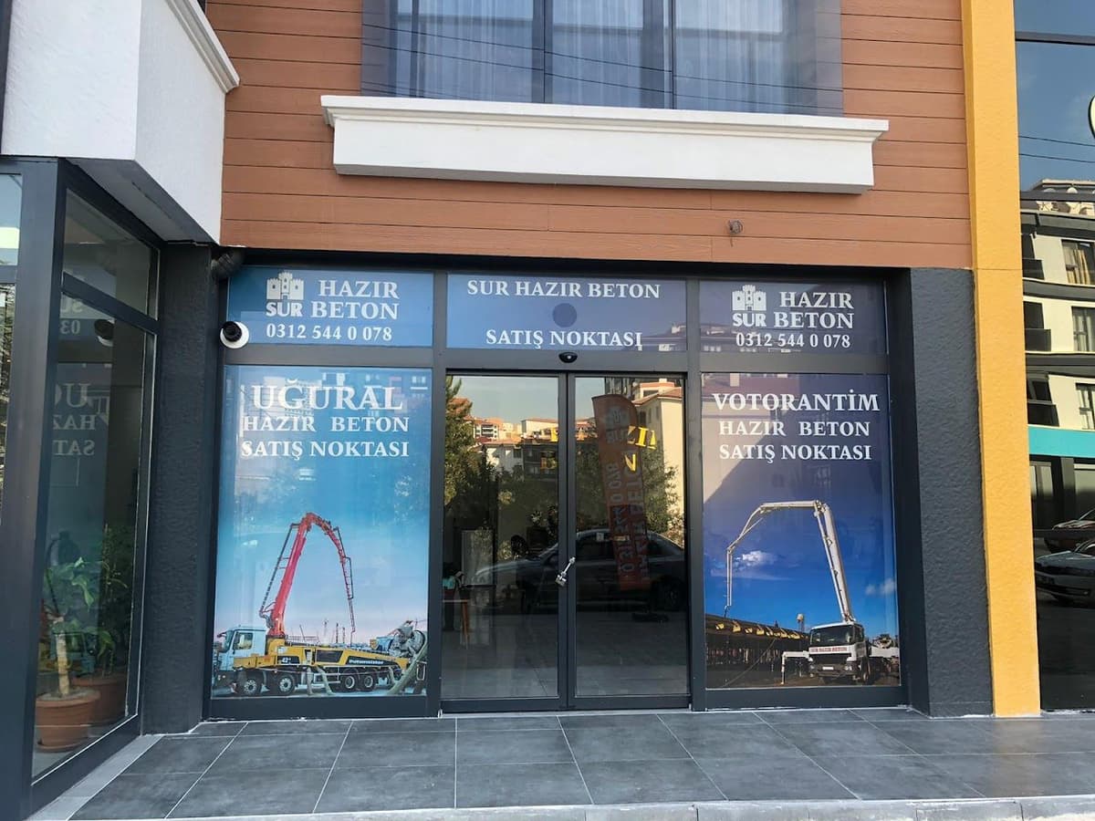Sur Hazır Beton satış noktası cephesi (Uğural & Votorantim yetkili satış noktası)