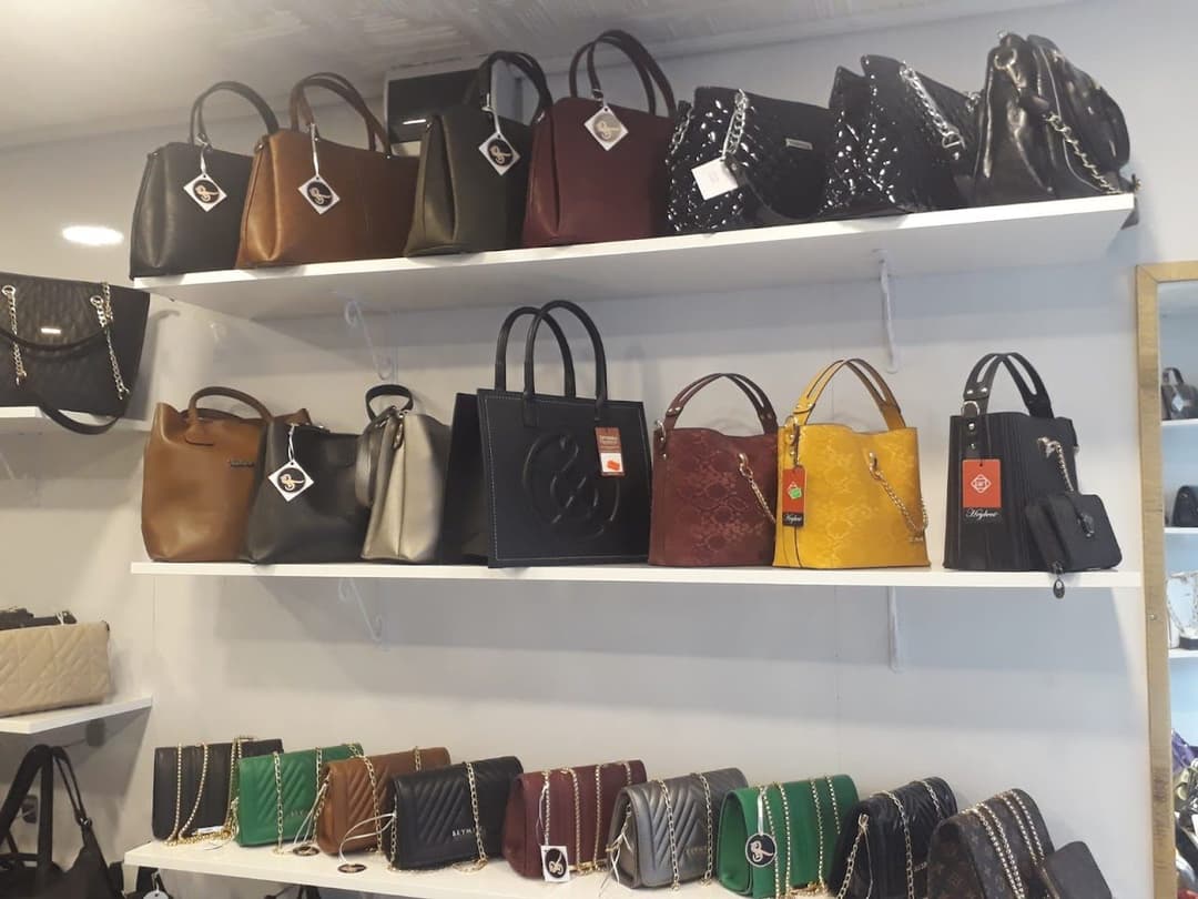 Rafta el ve omuz çantası çeşitleri