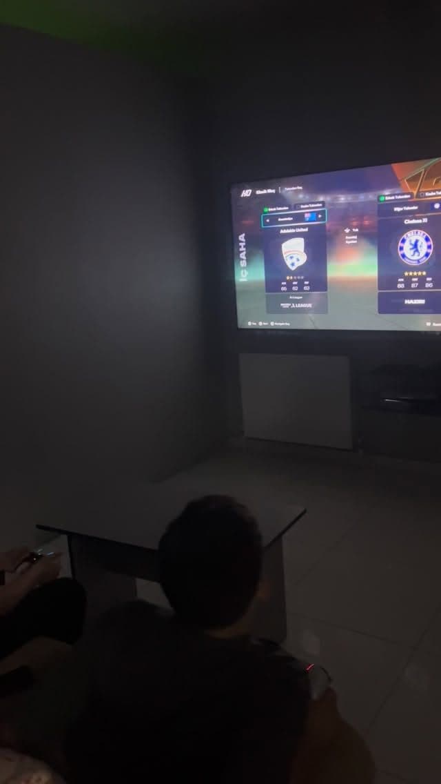 Dev ekranda PlayStation oyun keyfi