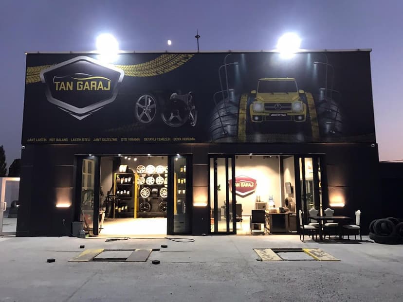 Tan Garaj dükkân cephesi ve servis girişi