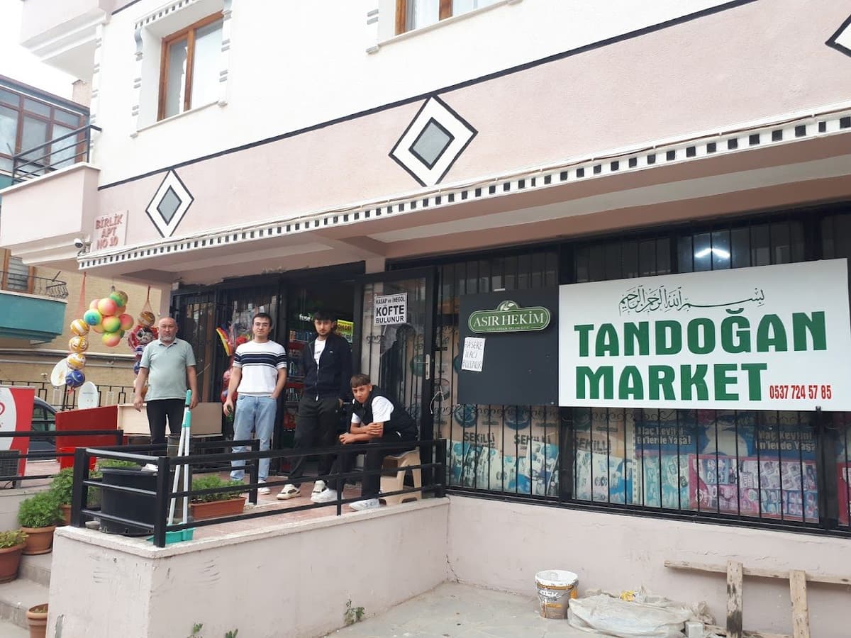 Tandoğan Market dükkân cephesi ve tabela