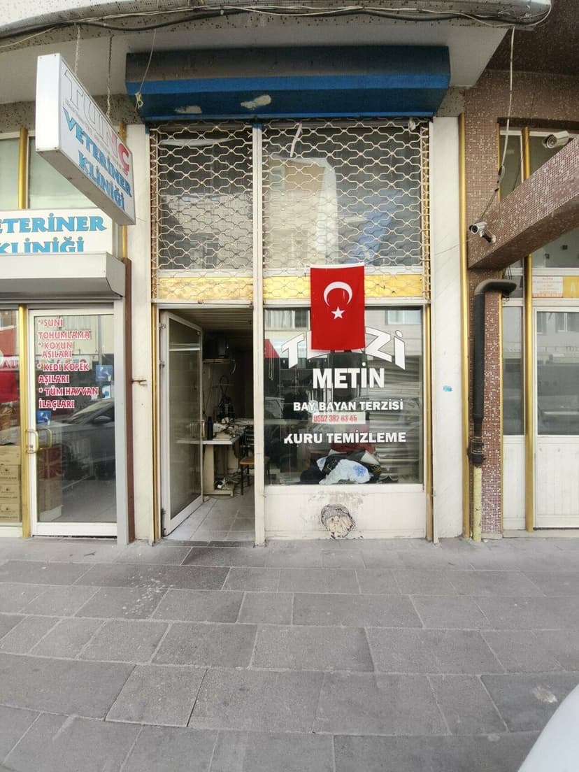 Terzi Metin dükkân vitrini — Bay Bayan Terzisi & Kuru Temizleme