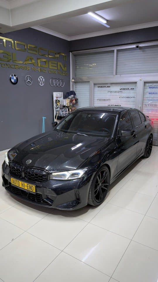 Showroom'da hi-end ses sistemi kurulu BMW — Toxıcbass | Auto Hi-End
