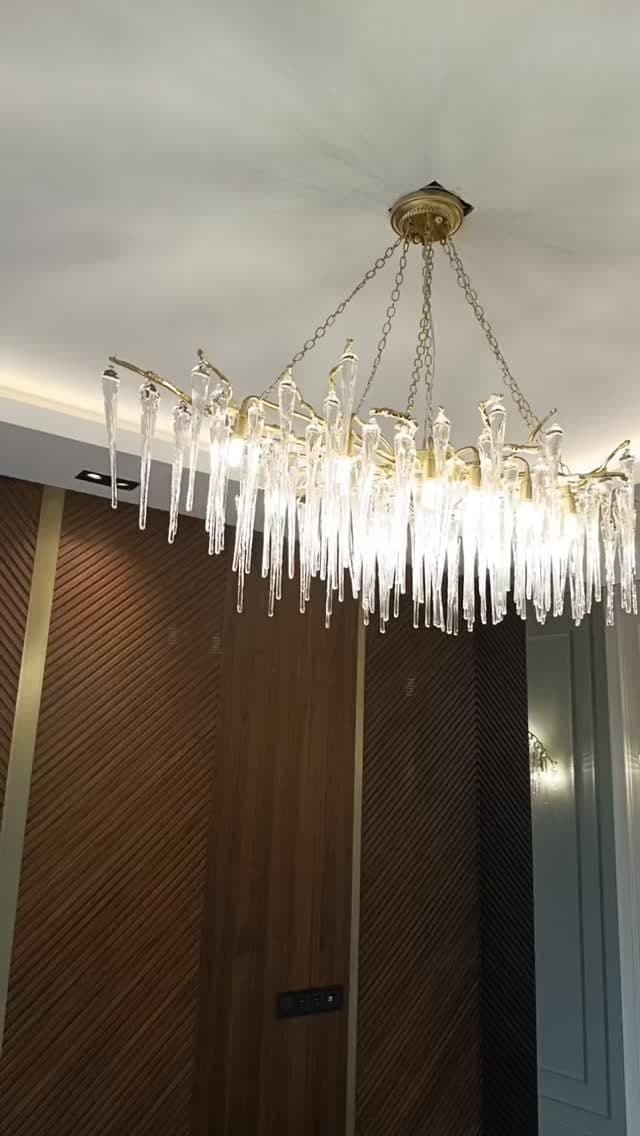 Modern lineer kristal avize uygulaması