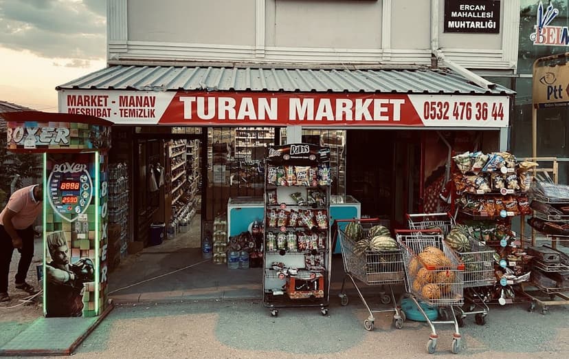 Turan Market dükkân cephesi ve tabela