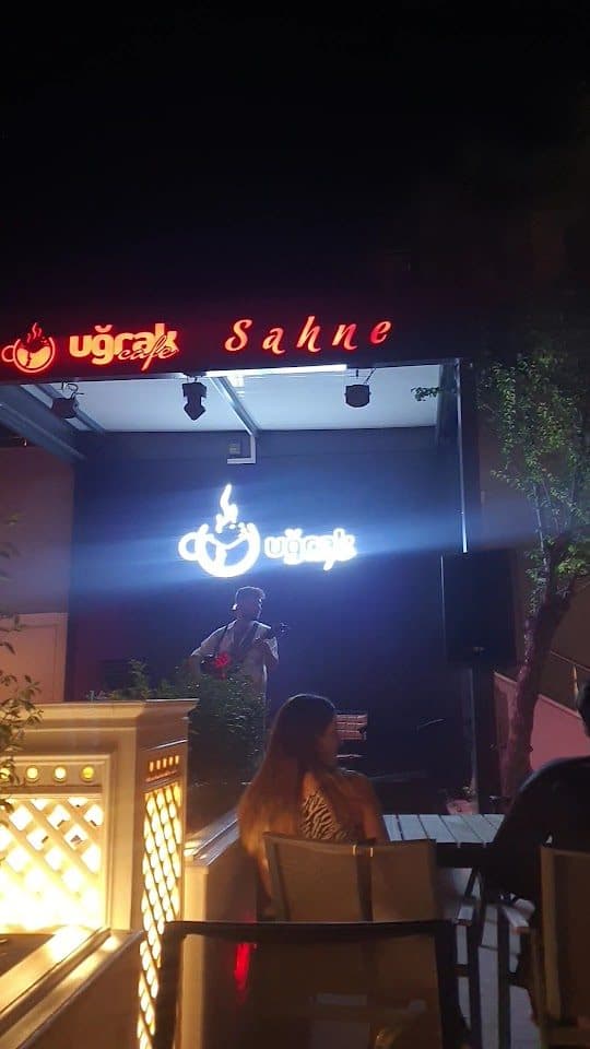 Uğrak Cafe akşam ortamı