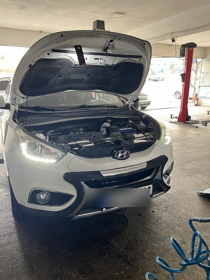 Bakımdaki araç — servis bölmesi