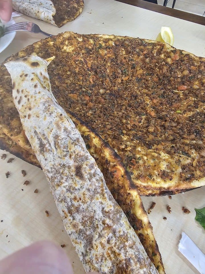 Lahmacun ve dürüm servisi