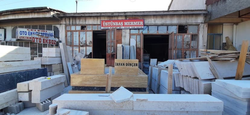 Üstünbaş Mermer atölyesi ve tamamlanan anıt mezar
