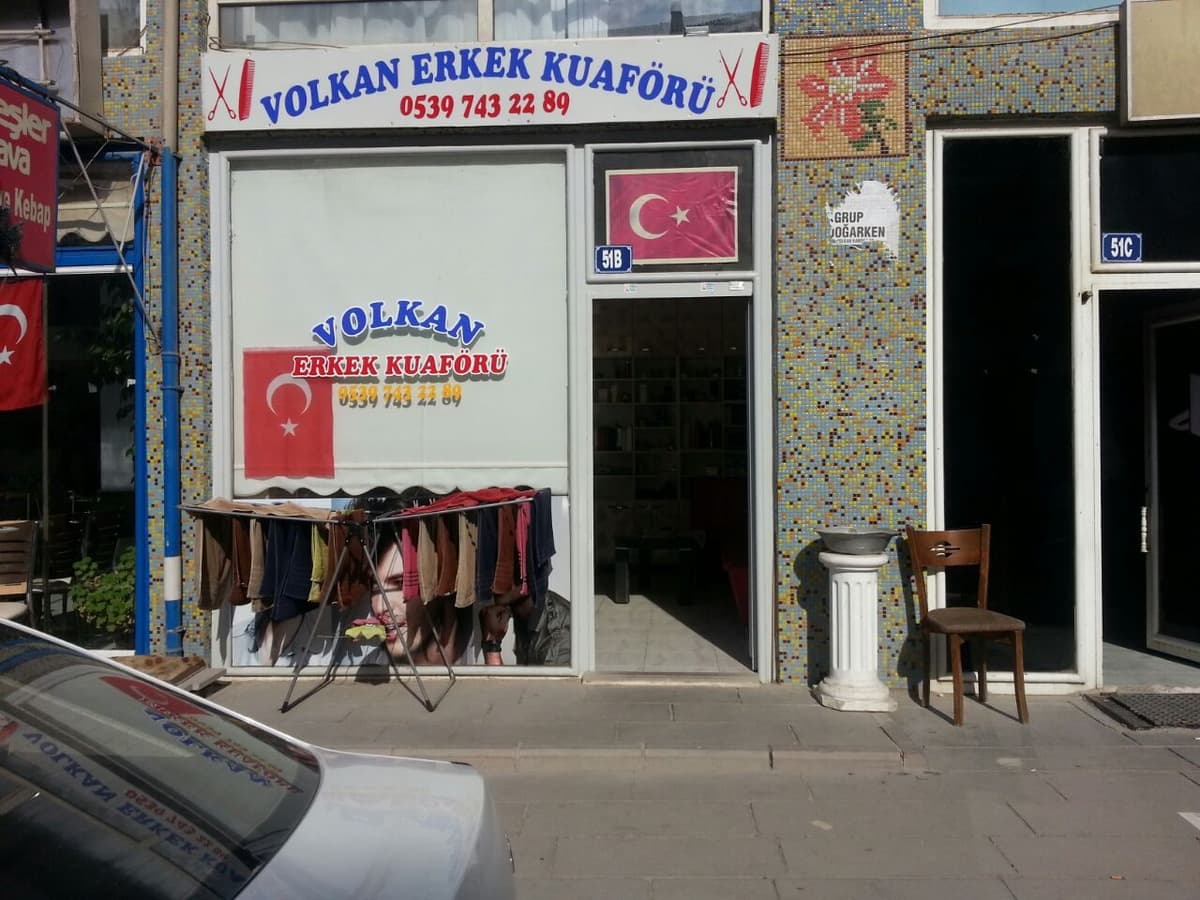 Volkan Erkek Kuaförü dükkân cephesi