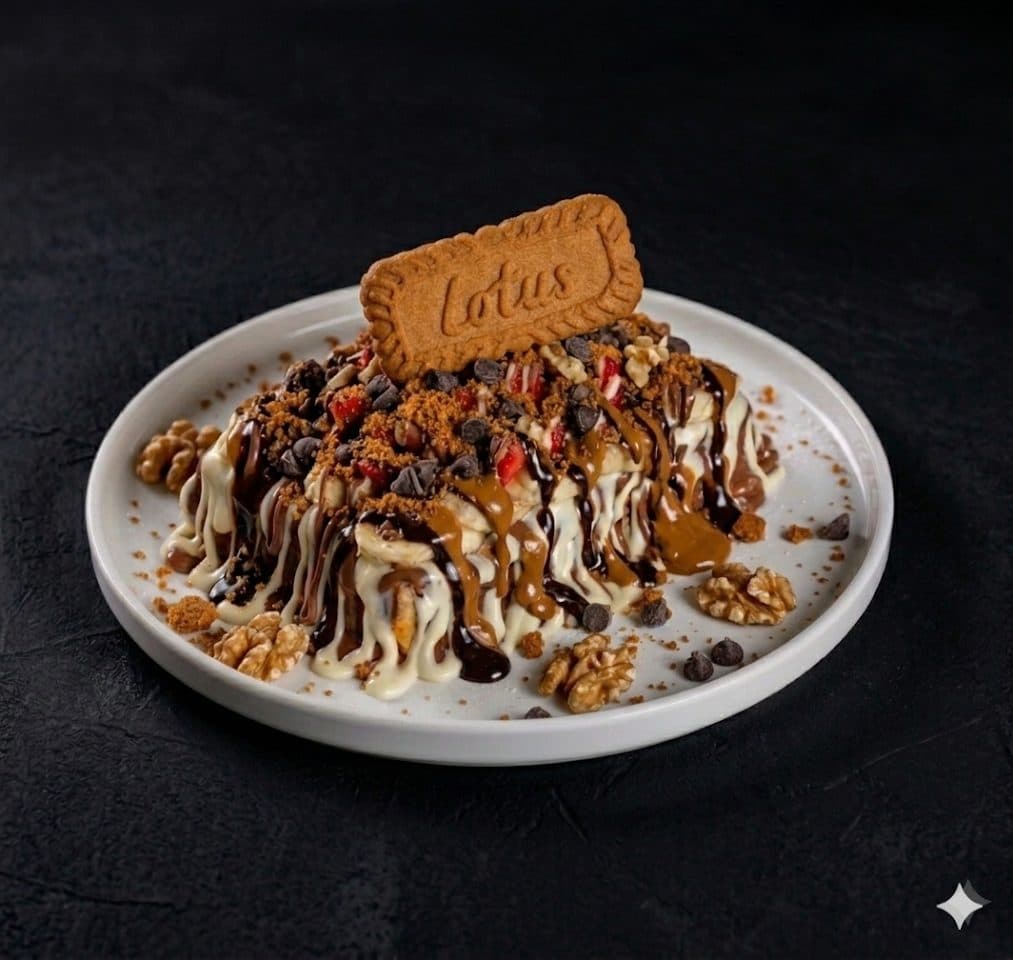 Lotuslu Brüksel waffle — çikolata ve meyve sosları ile