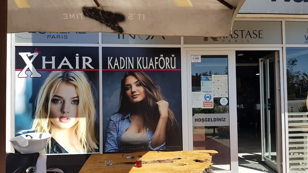Vitrin ve salon girişi