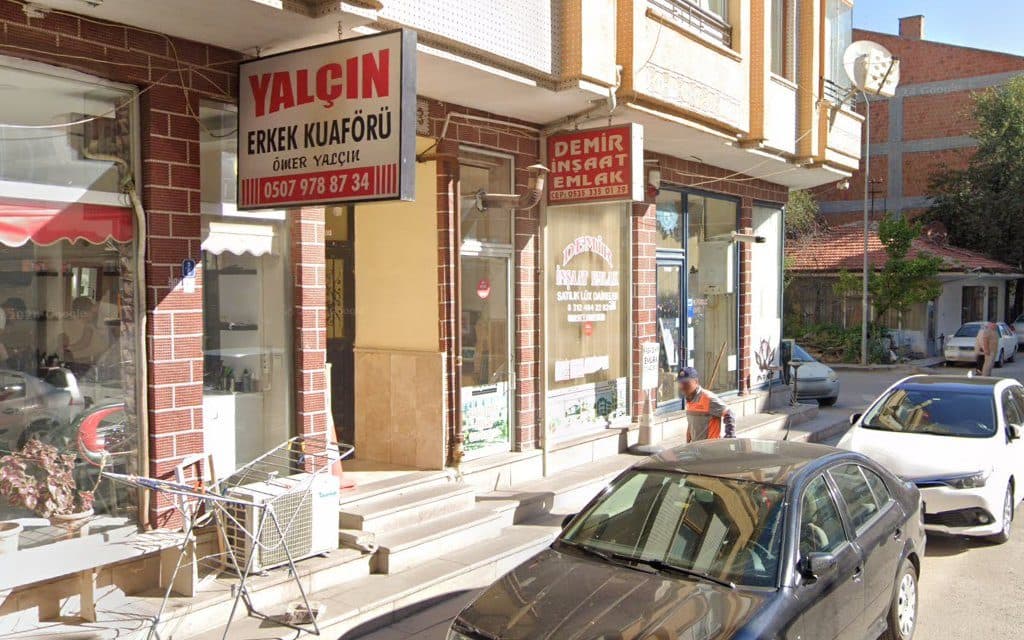 Yalçın Erkek Kuaförü dükkân görünümü (Google Street View)