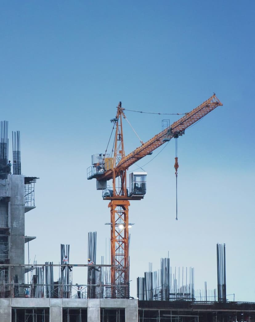 Betonarme karkas üzerinde kule vinç (temsili görsel)