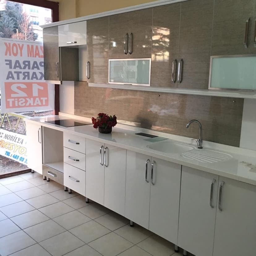 Showroom'dan mutfak dolabı ve tezgah çözümü